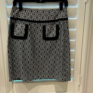 Eccoci cute black & white pattern skirt